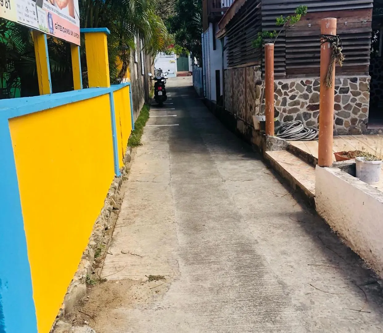 Habitation Santos 6 Personnes Terre De Haut Les Saintes Guadeloupe